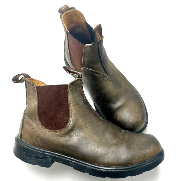 Blundstone Shoes - Women’s Classic Blundstone Rustic Brown Size 6